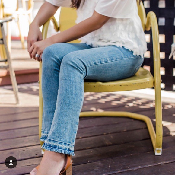 NEW • Draper James • Crop Flare Raw Hem Jeans - Picture 2 of 8